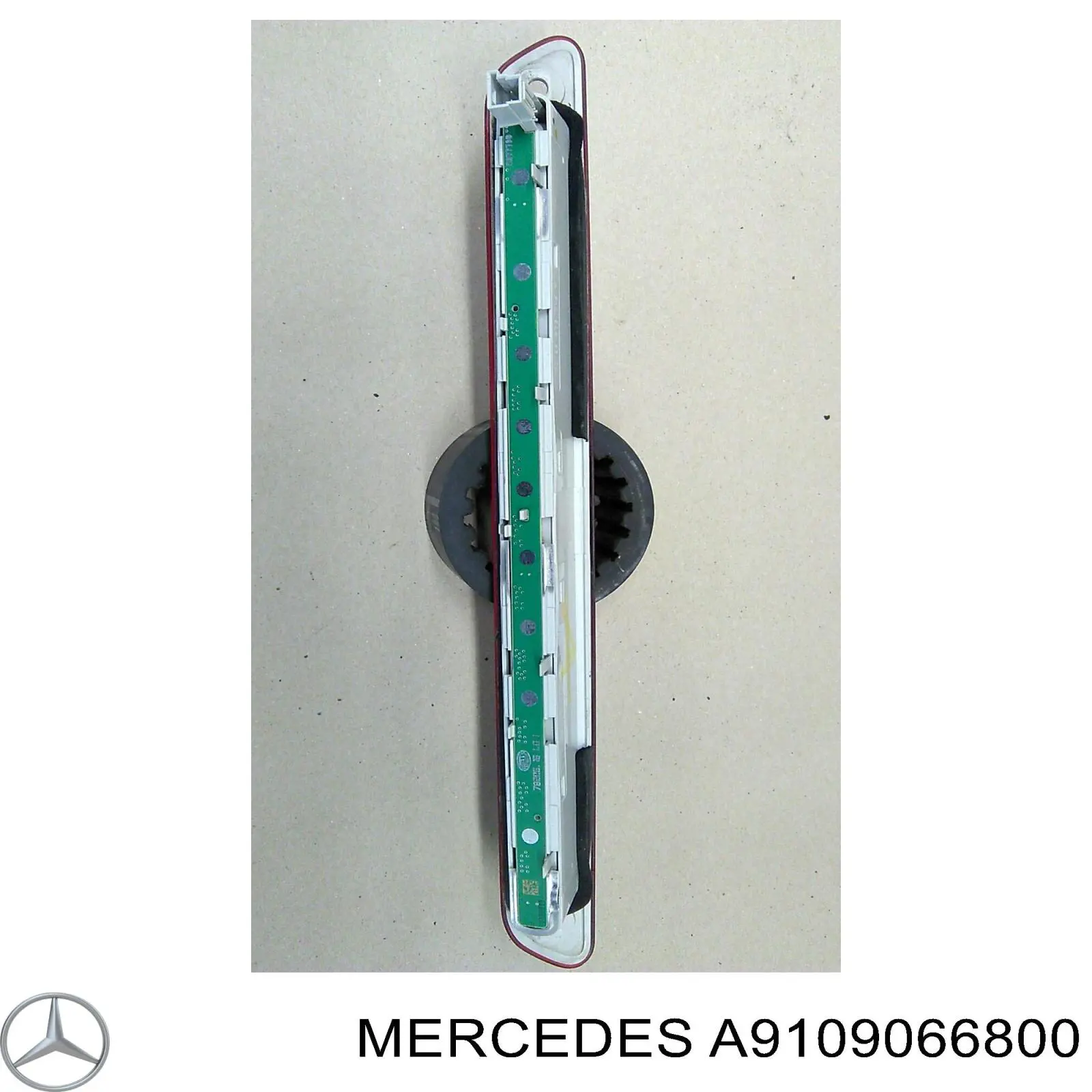 Фонарь сигнала торможения Mercedes A9109066800 цена, от 51.34 USD