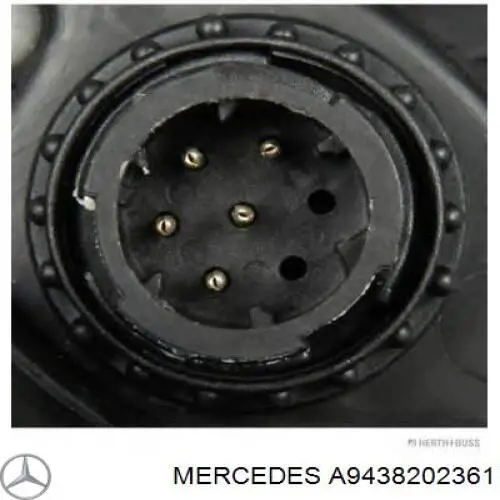 Фара правая A9438202361 Mercedes