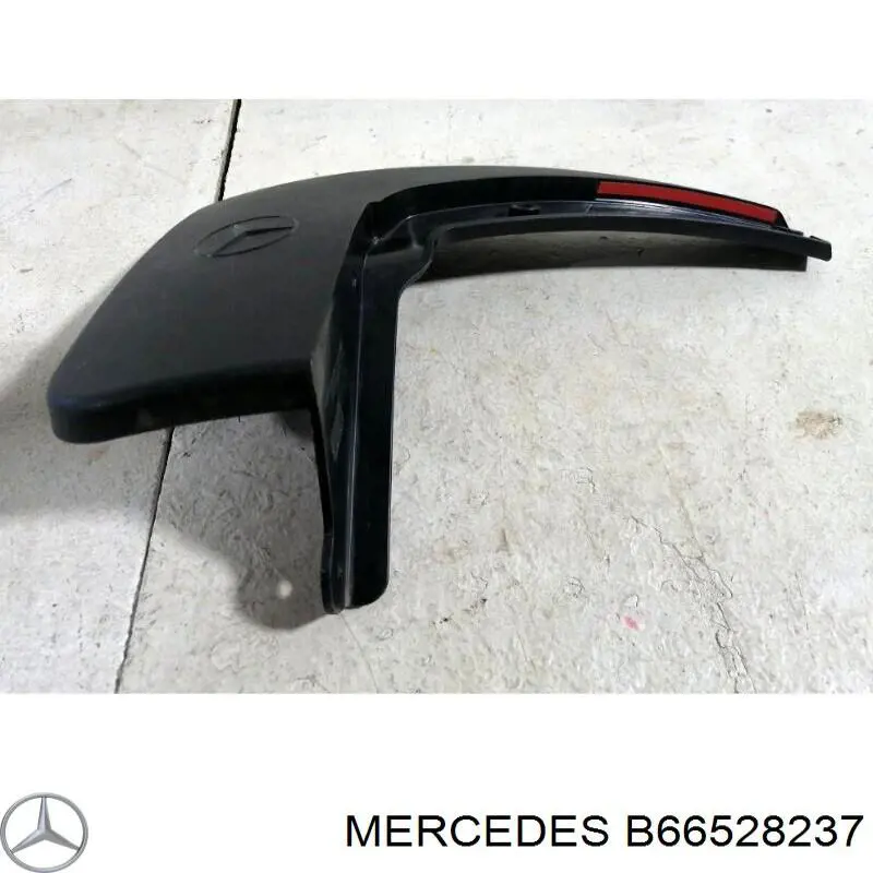 B66528237 Mercedes брызговики задние, комплект