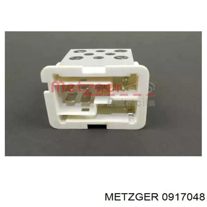 Резистор (сопротивление) вентилятора печки (отопителя салона) на Opel Astra H TWINTOP 