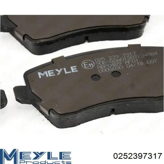 Передние тормозные колодки 410601817R Renault (RVI)