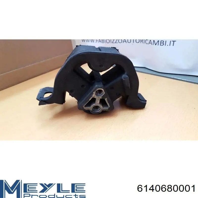 Левая подушка двигателя 0684126 Opel