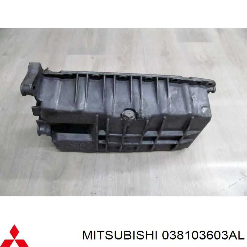 Купить MN980016 Mitsubishi Поддон картера двигателя