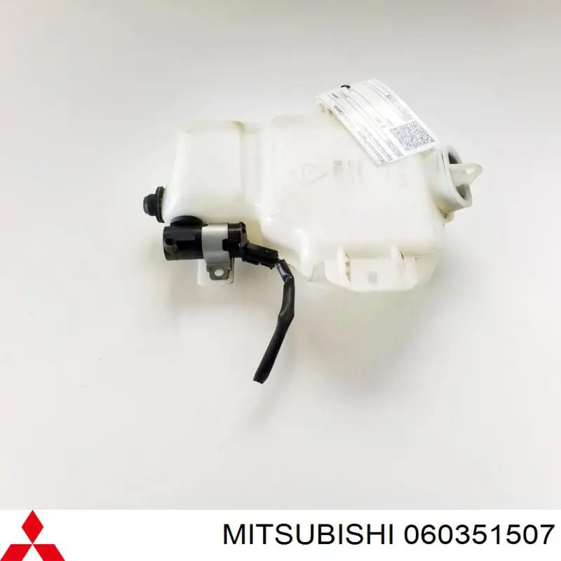 060351507 Mitsubishi бачок омывателя заднего стекла