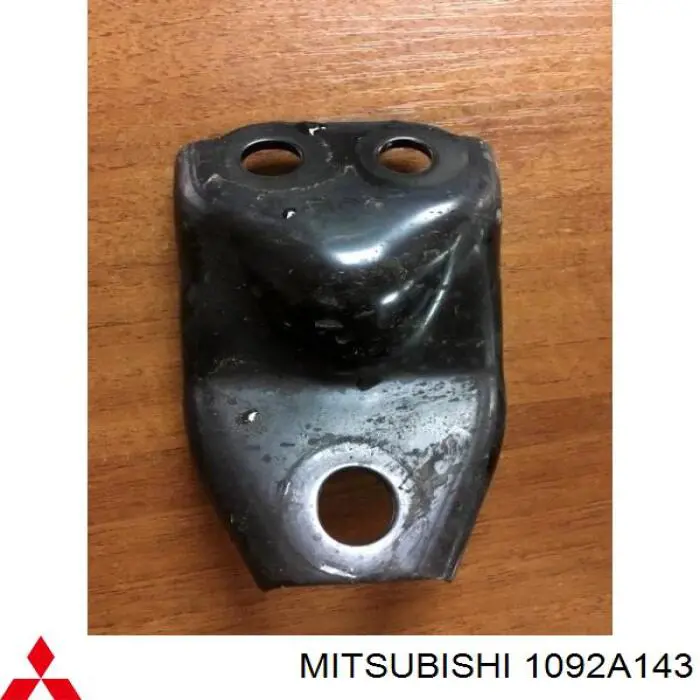 1092A143 Mitsubishi Кронштейн подушки (опоры) двигателя передней