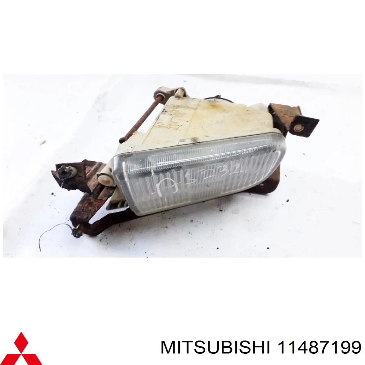 Купить MR296653 Mitsubishi Противотуманка левая