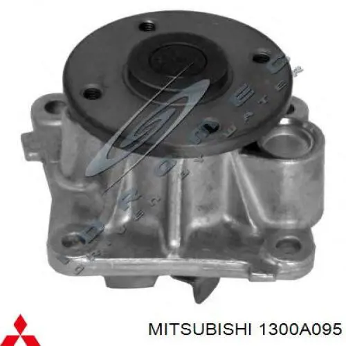1300A095 Mitsubishi Насос водяной