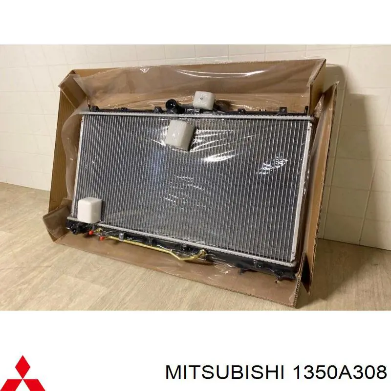 Радиатор охлаждения двигателя на Mitsubishi Galant  IX 