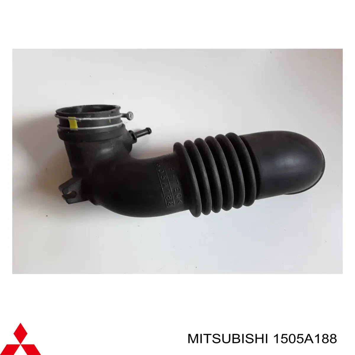 Патрубок воздушный, выход воздушного фильтра Mitsubishi 1505A188 цена, от 12.67 USD