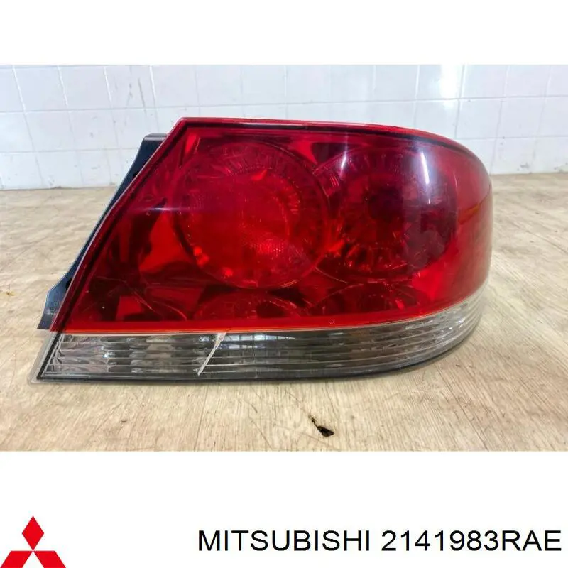 Фонарь задний правый 2141983RAE Mitsubishi