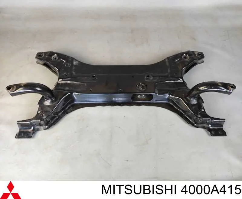 4000A415 Mitsubishi viga de suspensão dianteira (plataforma veicular)