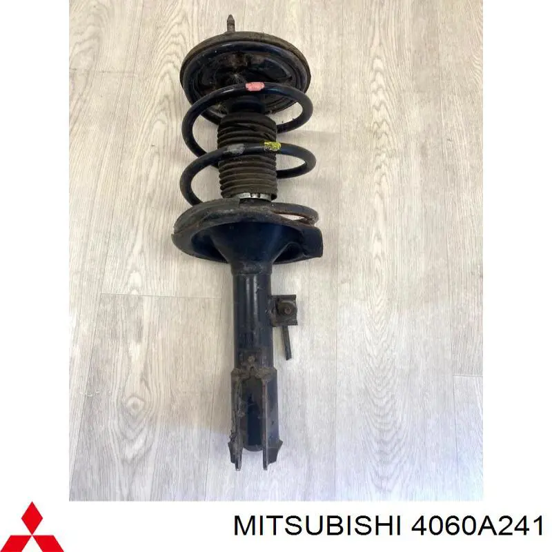 Стойка передняя левая Mitsubishi 4060A241