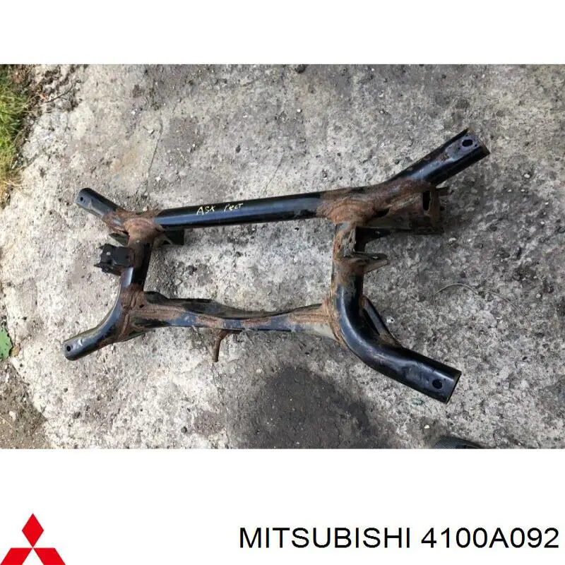 4100A092 Mitsubishi viga de suspensão traseira (plataforma veicular)