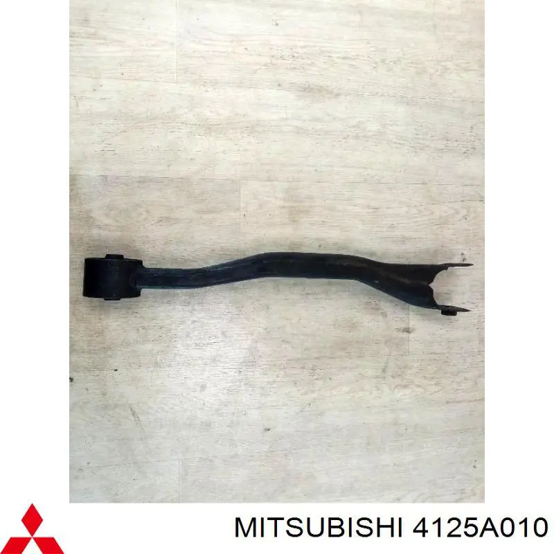 4125A010 Mitsubishi Рычаг (тяга) задней подвески продольный нижний правый