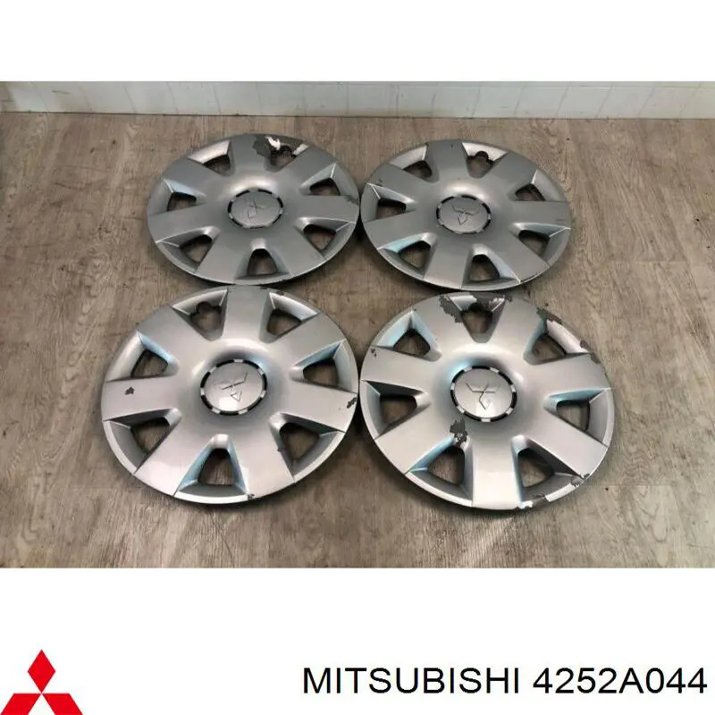 Колпаки на диски 4252A044 Mitsubishi