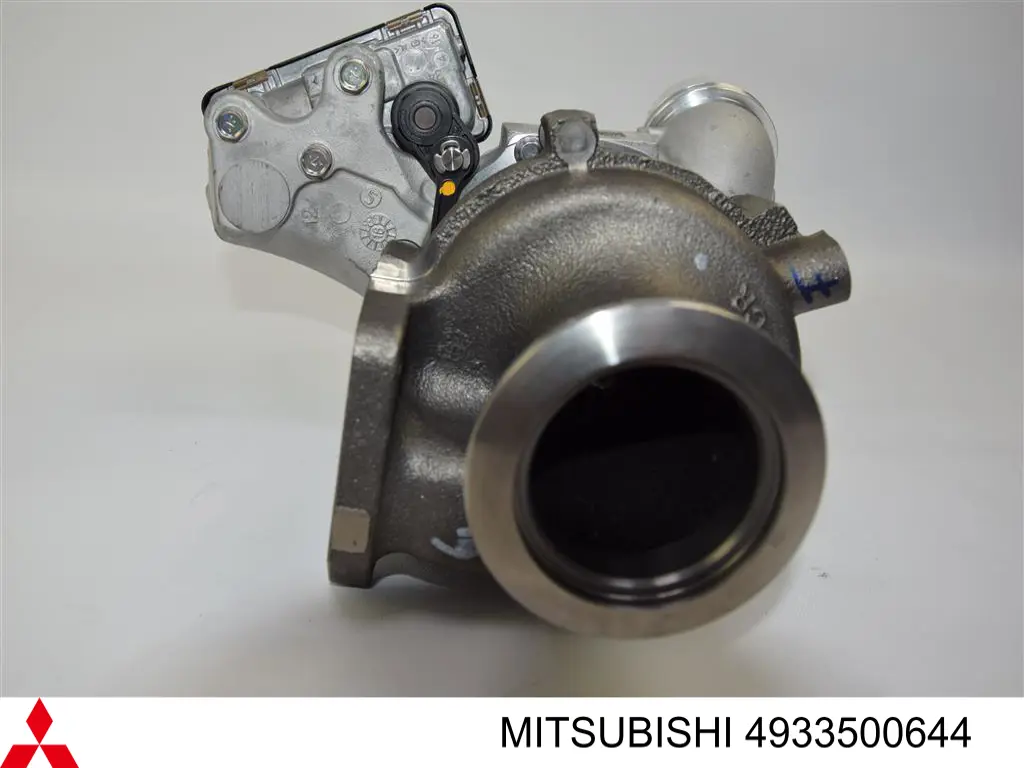 8519476 BMW Турбонаддув