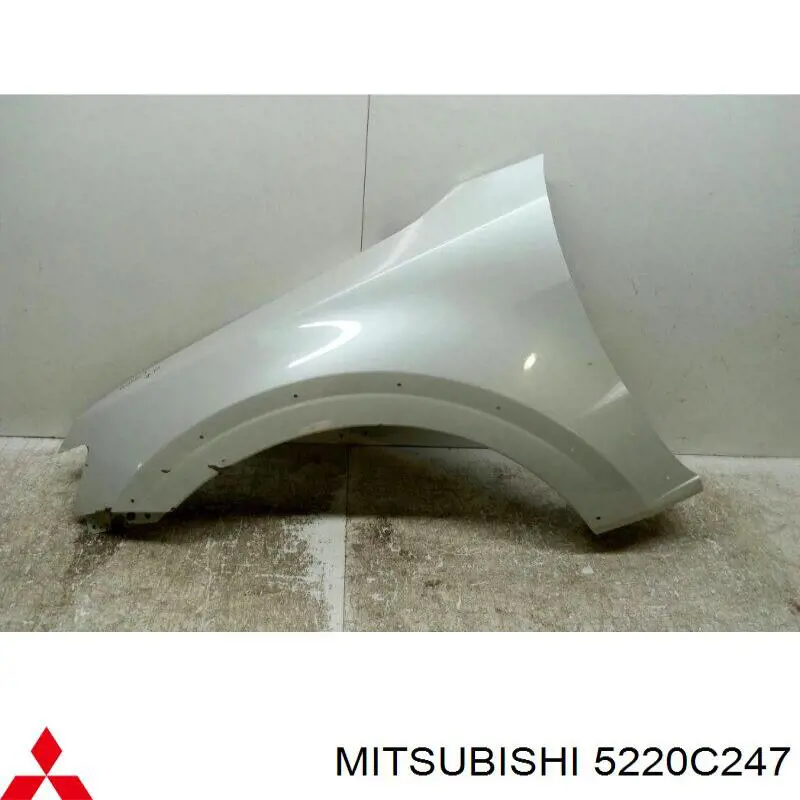 Крило переднє ліве 5220C247 Mitsubishi