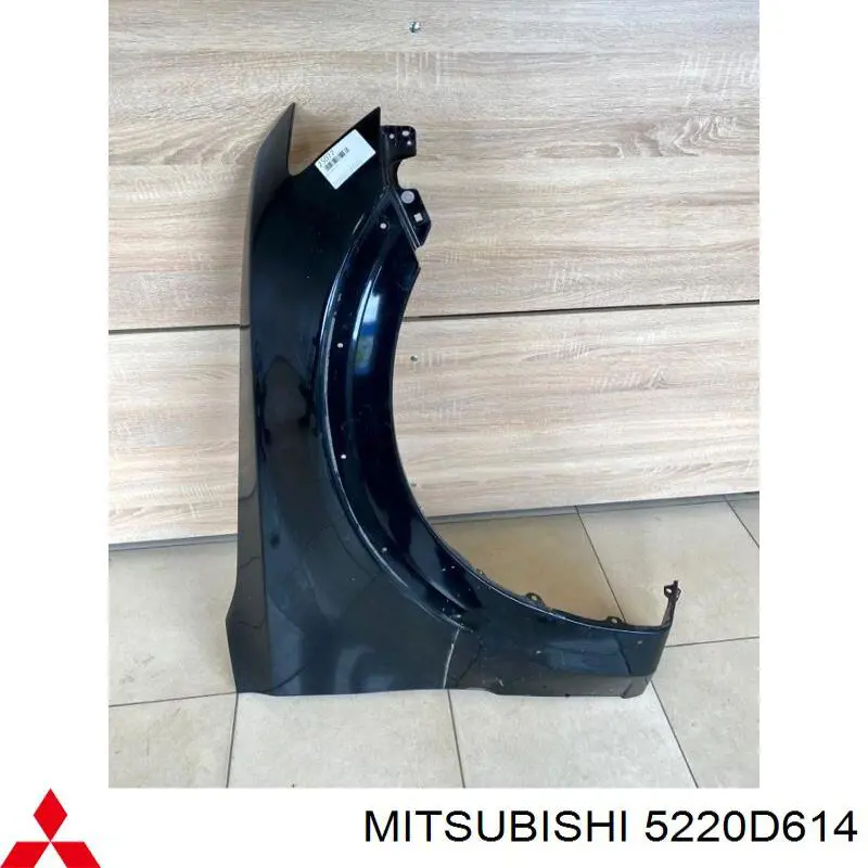  Крыло переднее правое Mitsubishi Pajero 