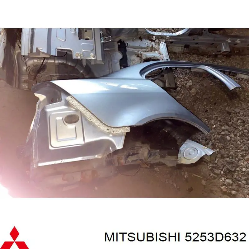 Порог внешний правый 5253D632 Mitsubishi