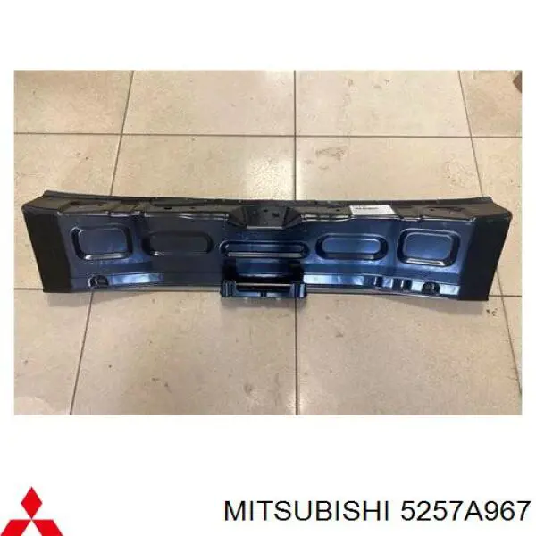 Панель багажного отсека задняя 5257A967 Mitsubishi