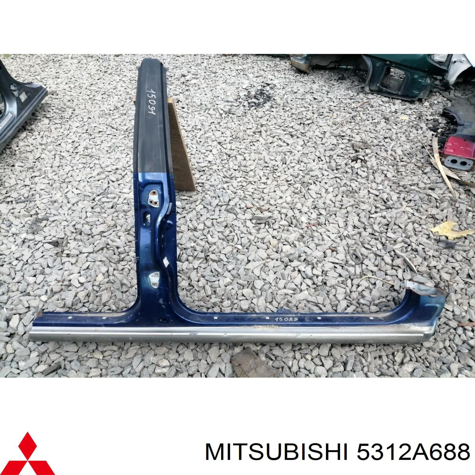 5312A688 Mitsubishi Стойка центральная, правая