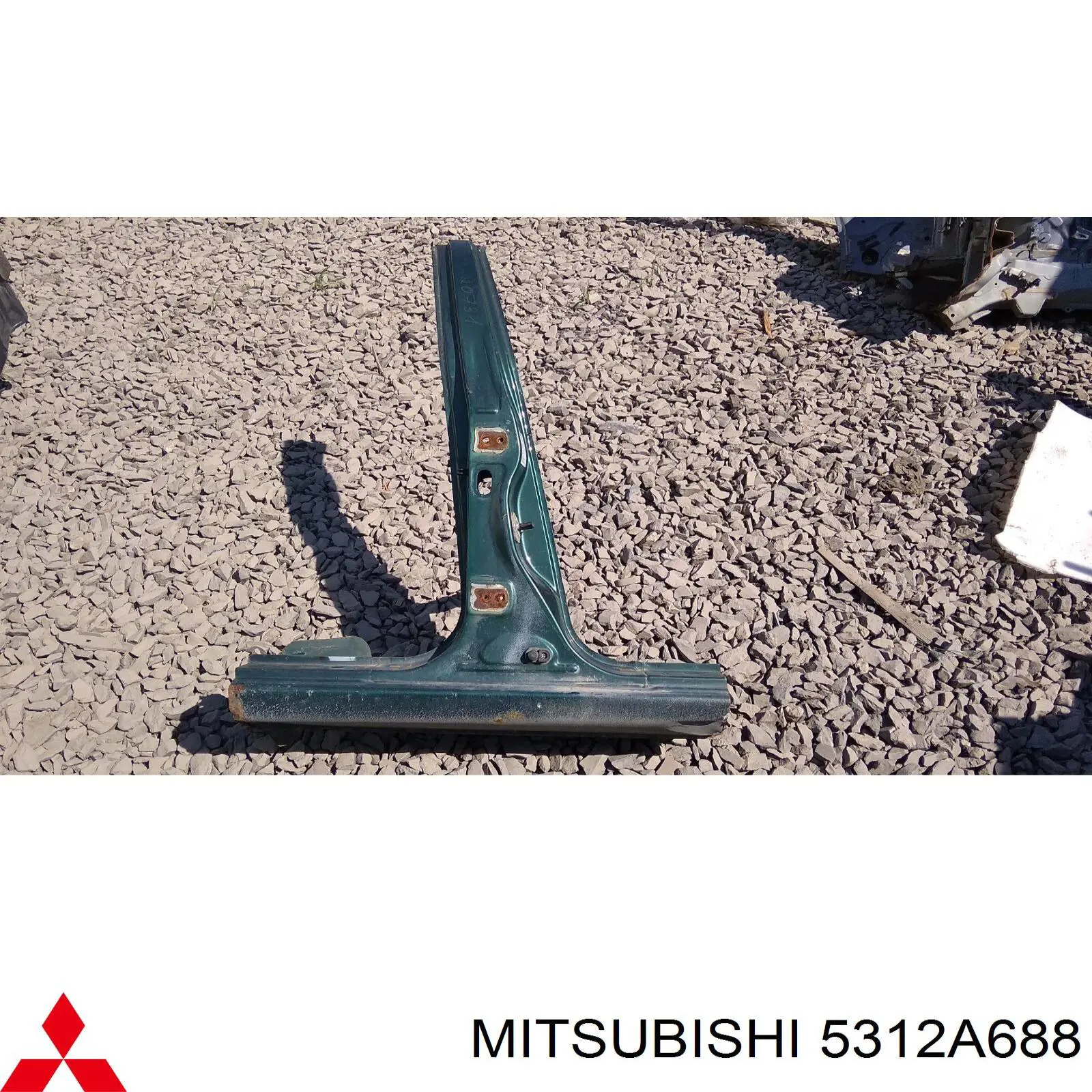Стойка кузова центральная правая Mitsubishi 5312A688 цена, от 63.35 USD