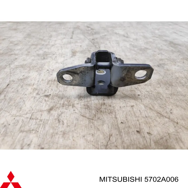 Bisagra de puerta delantera izquierda 5702A006 Mitsubishi