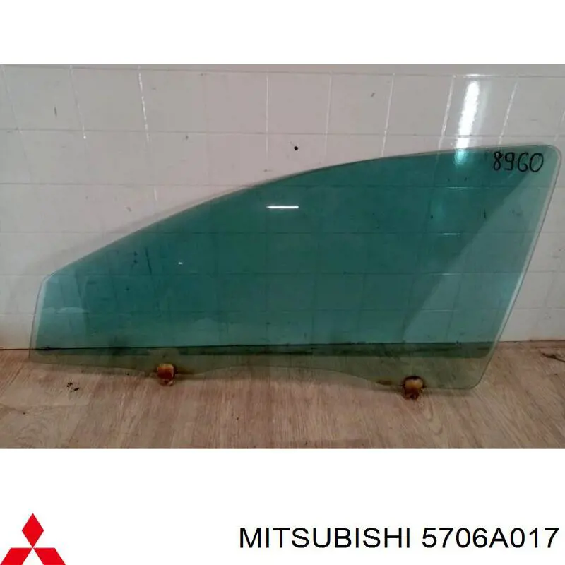 5706A017 Mitsubishi vidro da porta dianteira esquerda