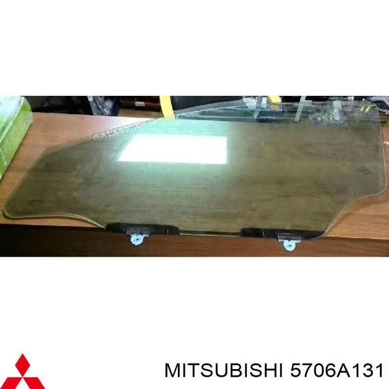 5706A131 Mitsubishi стекло двери передней левой