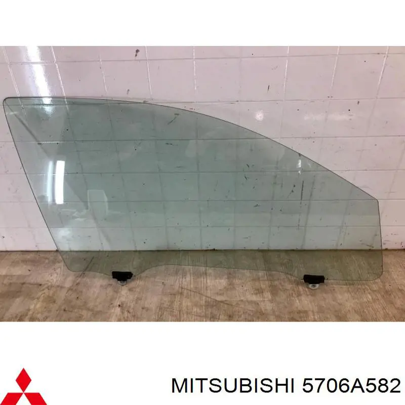 5706A272 Mitsubishi стекло двери передней правой