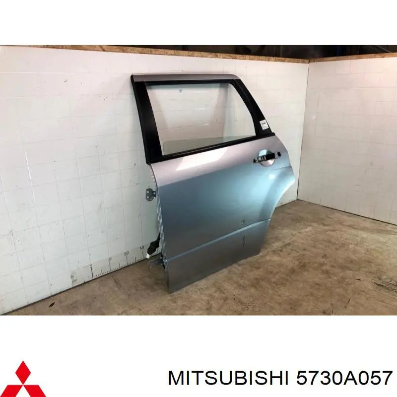5730A057 Mitsubishi дверь задняя левая