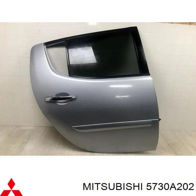 Купить Дверь задняя правая Митсубиси Л200  IV KA, KB