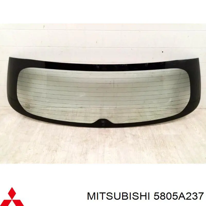 5805A237 Mitsubishi стекло багажника двери 3/5-й задней (ляды)