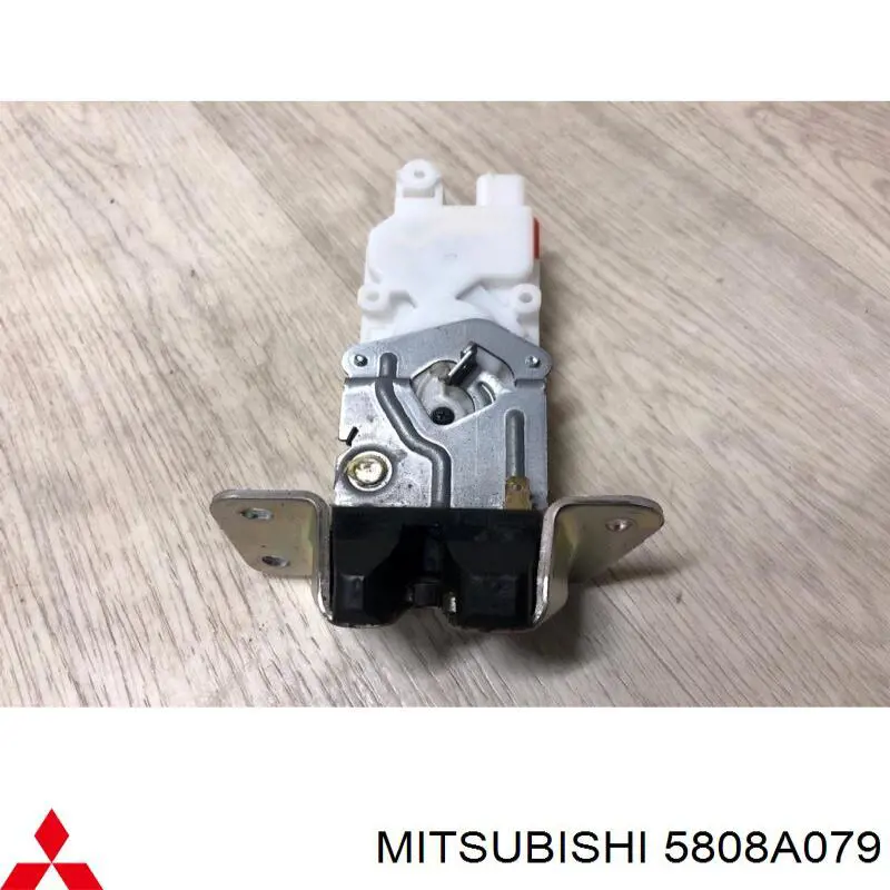 Q3760294 Q-fix Замок пятой двери