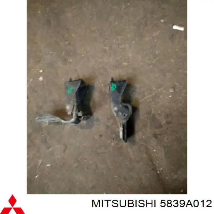 Soporte de rueda de repuesto 5839A012 Mitsubishi