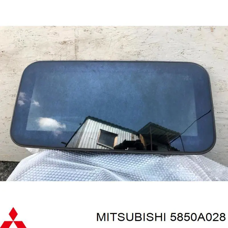 5850A028 Mitsubishi Стекло люка крыши