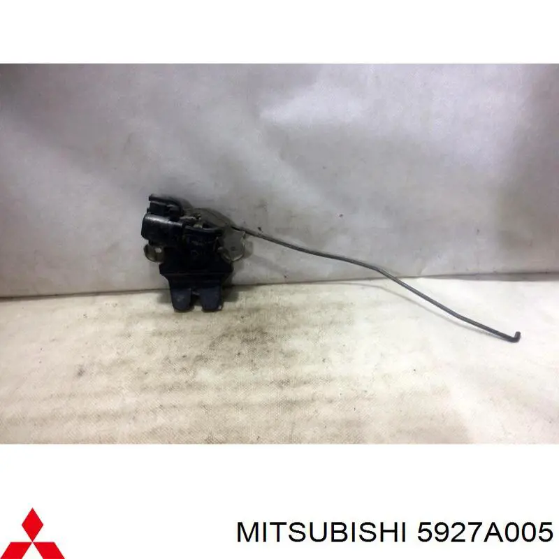 5927A005 Mitsubishi fecho de tampa de porta-malas (de 3ª/5ª porta traseira)