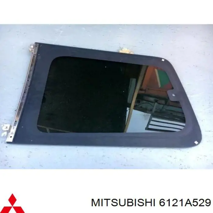 Купить 6121A529 Mitsubishi Стекло кузова (багажного отсека) правое