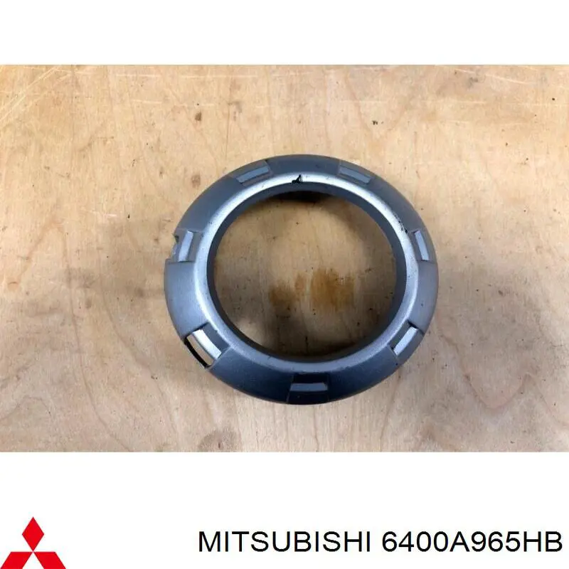 Купить 6400A965HB Mitsubishi Ободок (окантовка) фары противотуманной правой