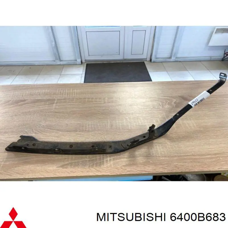 Кронштейн бампера переднего центральный FPS FP3733942 цена, от 16.69 USD