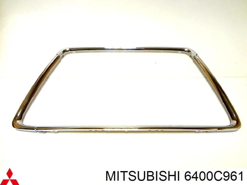 Купить 6400C961 Mitsubishi Накладка бампера переднего центральная