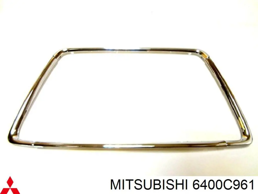 6400C961 Mitsubishi Молдинг бампера переднего, центральный