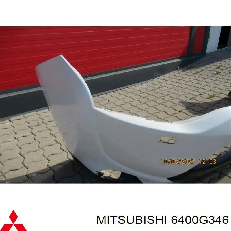 Передний бампер 6400G346 Chrysler