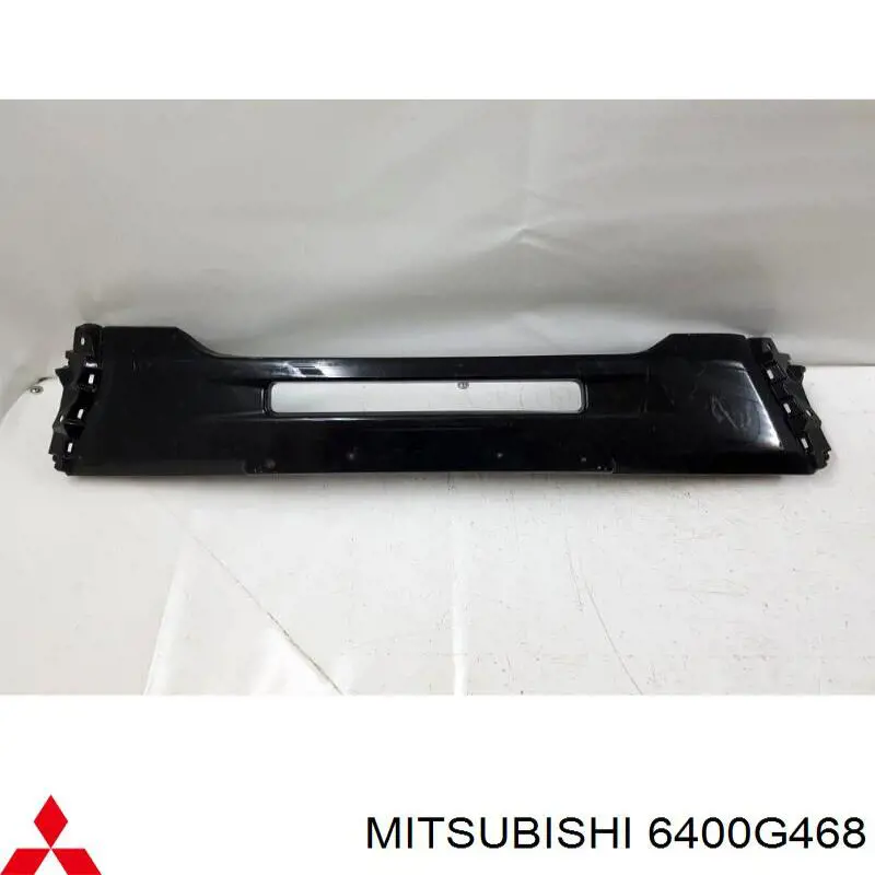 Накладка бампера переднего на Mitsubishi Outlander GF, GG