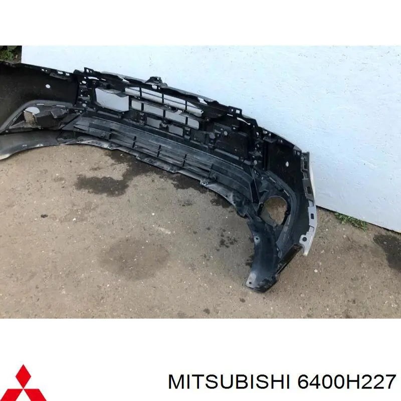 Бампер передний Mitsubishi 6400H227