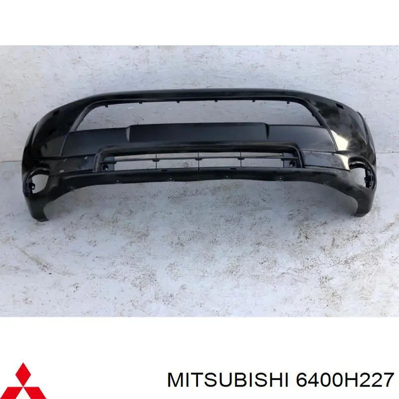 6400H227 Mitsubishi Бампер передний в сборе