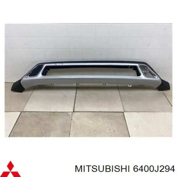  Решетка бампера Mitsubishi Outlander 3