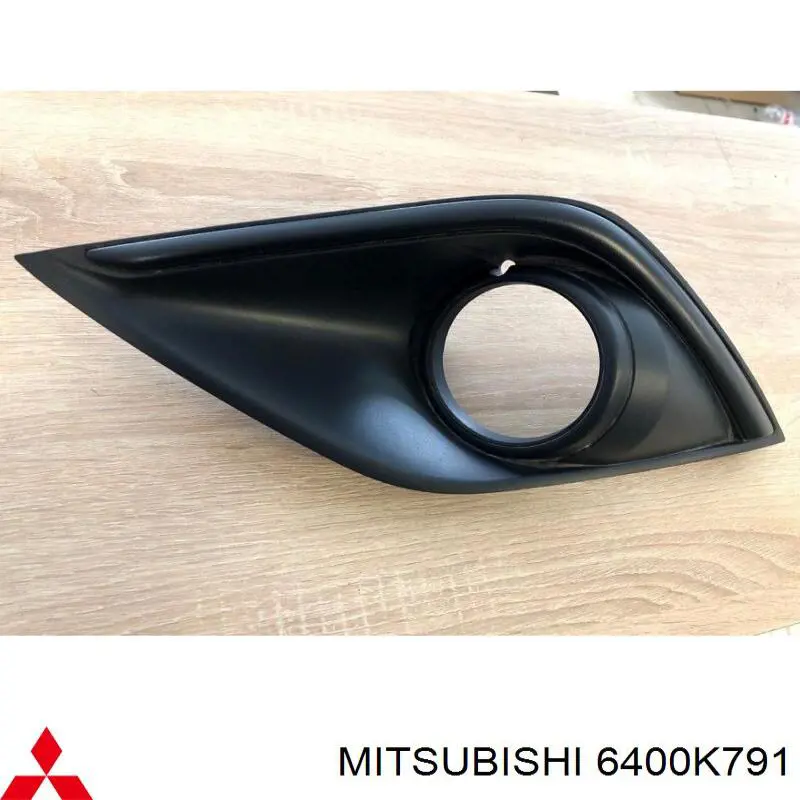 6400K791 Mitsubishi Окантовка противотуманки