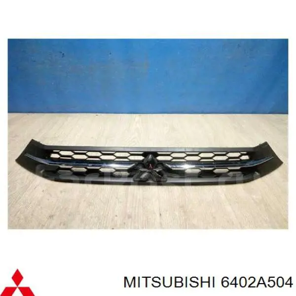 6402A504 Mitsubishi решетка бампера переднего верхняя