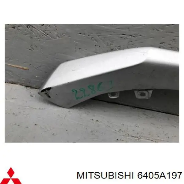 6405A197 Mitsubishi Губа переднего бампера